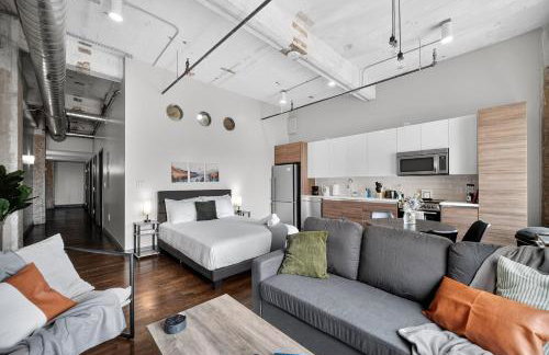 Stunning Downtown Apartment with Pool, Laundry, Parking - Foto 5