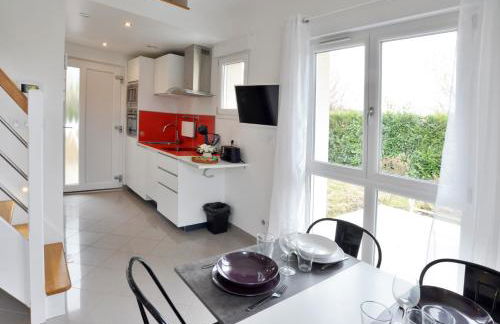 Ebène studio Centre ville Climatisation Terrasse Disneyland 4 personnes et 1 bébé - Foto 4