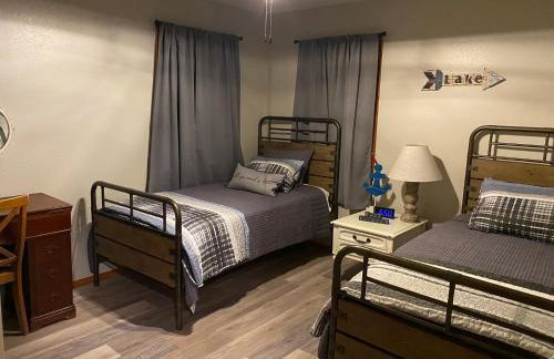 Off the Hook - Foto 28