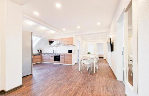 Tolstov Apartments - City Center Apartments with 5 Rooms - 10 Min Messe DUS - Foto 4