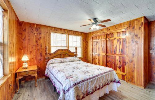 Authentic Log Cabin in Pineville ~ 2 Mi to River! - Foto 18