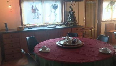 Yellow House - Photo 2