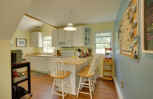 Family-Friendly Cottage, Walk to the Beach! - Foto 9