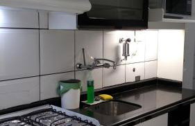 Aconchegante ao lado do shopping com garagem e Wifi - Foto 27