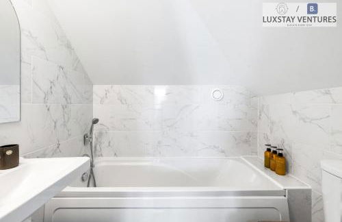 Spacious 3 Bedroom Brighton Home - South Downs - Stunning Sea Views - Garden - Pool Table - FREE Parking - Foto 13