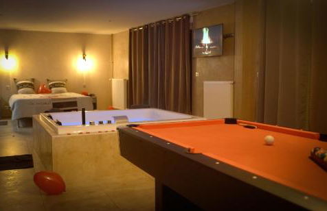 LE LOFT A BULLES (85m2 Jacuzzi Hammam Billiard Bar Douche Sauna) - Foto 8