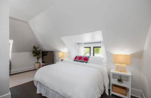 NEW! Updated South Hill Craftsman Sleeps 12! - Foto 22