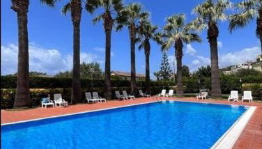 Villa Laura Residence Hotel Apartments & Studios - Foto 2