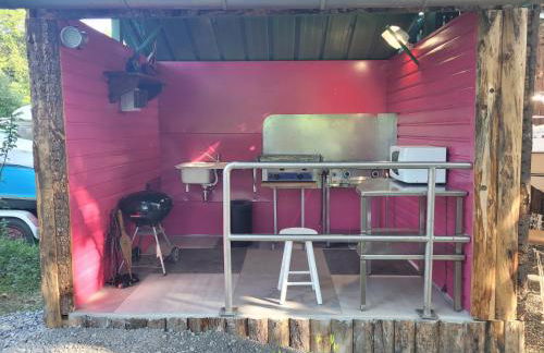 Bateau sur terre près du bassin - Foto 3