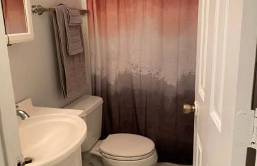 Cozy house with large free parking on premises - Foto 9