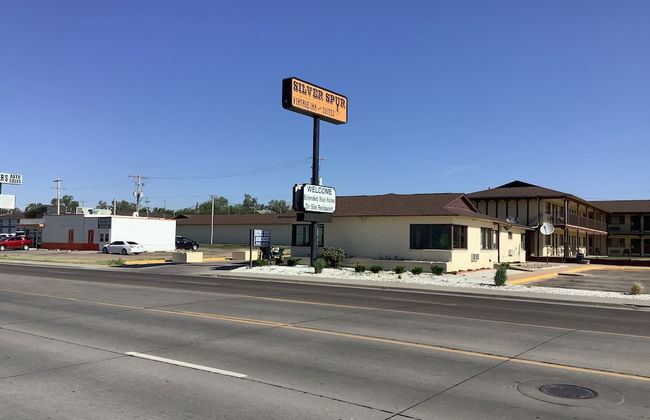 Silver Spur Vintage Inn & Suites - Photo 1