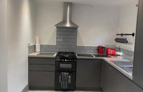 POPPY LUXURY LODGE Sleeps 8 at Fairview Farm, Ravenshead, Nottingham Near Sherwood Forest, Dog Friendly, Farm Stay great for wedding groups, families, Hen Do's, friends gatherings with amazing views - Foto 23