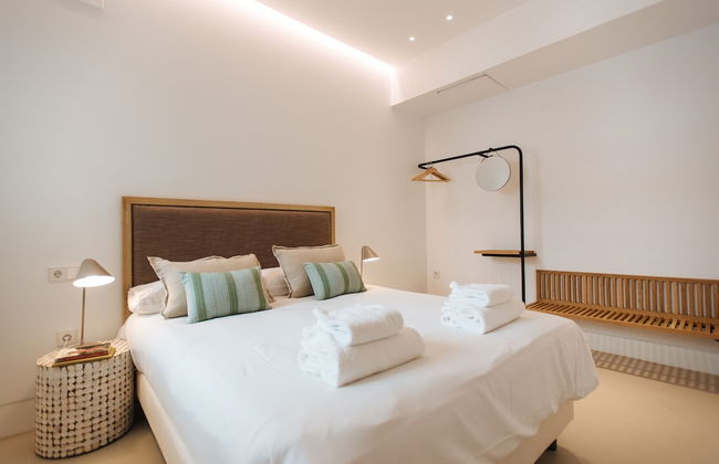 Eva Recommends Castellar Pool & Terrace - Photo 13