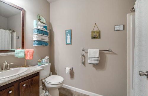 Ocean Shores Retreat with Porch and Canal Views! - Foto 21