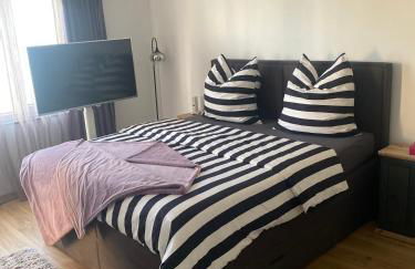 New komplett möblierte Wohnung-Zentral - Foto 2