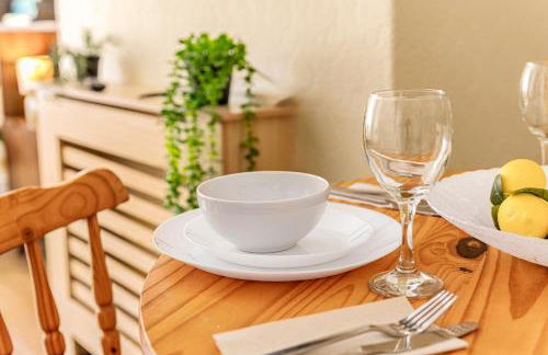 Rosewick Villa Ideal for Families n Professionals - Photo 8