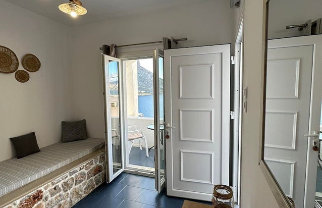 Elenis Studios & Apartments - Photo 18