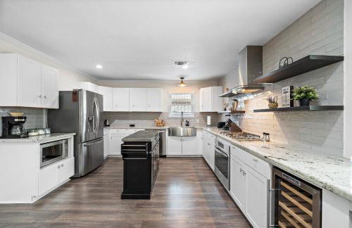 Pool Stay Near DT, Heights WiFi Games Yard BBQ - Foto 4