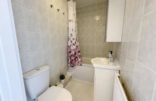 Prime Central London 2-Bed by Shops & Transport - Foto 14