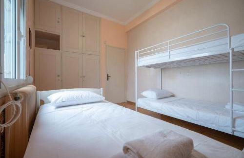 Retro 2-Bdrm House Near Metro in Heraklion by ΜΡS - Foto 51