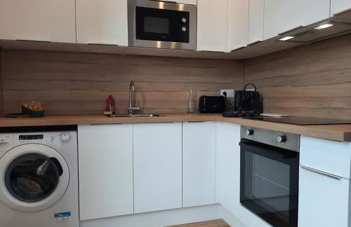 Grand T3 Lumineux - Balcon - 2 chambres - idéal familles & pros - Foto 8