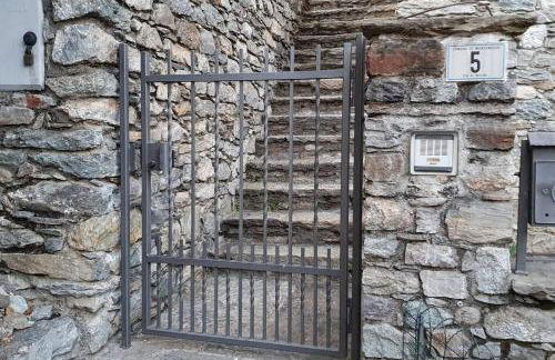 House with stunning view over Lake Como - Photo 11