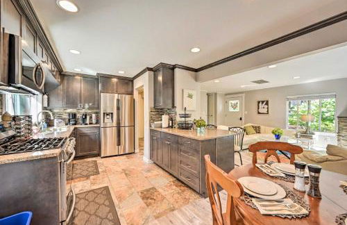 Near I-405 and 1 Mi to Dtwn! Kirkland Family Home - Foto 9