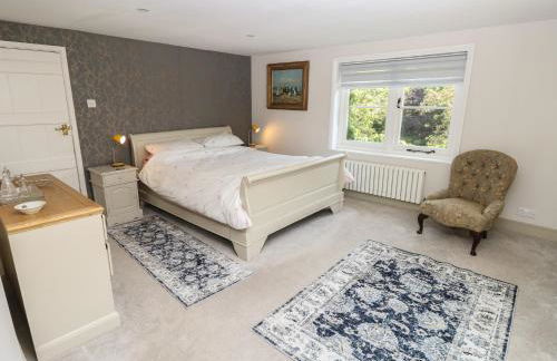 Guildford Farmhouse - Photo 26