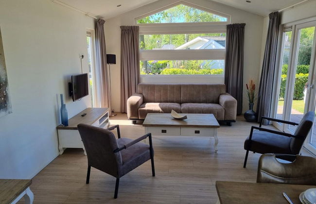 Chalet Near the Golf Course on a Holiday Park - Foto 6