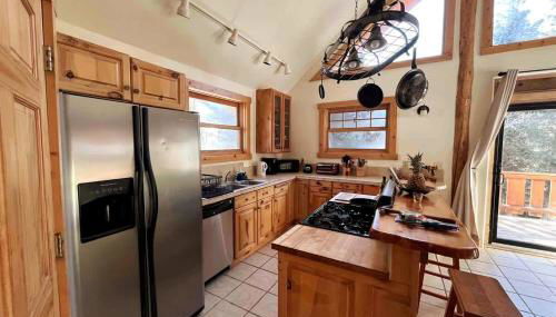 Cabin-Style Ski Home in Minturn with Private Deck - Photo 2