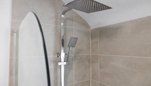 'Station House' Cosy Renovated Family-Friendly Home in Runcorn, Cheshire - Train Station Liverpool Chester Links, Brindley Theatre - Foto 3