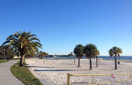 Comfy and quiet Steps to fun events downtown - Foto 28