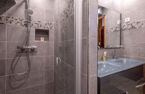 Rustic chalet with garden in Chamonix - Photo 11