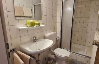 Doppelzimmer Heimatliebe mit schönem Balkon - Pension Hauber - Foto 10