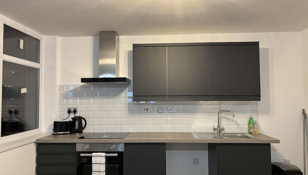 Stylish City Centre Apt- 25 Off Monthly Stays! - Foto 4, Cocina privada