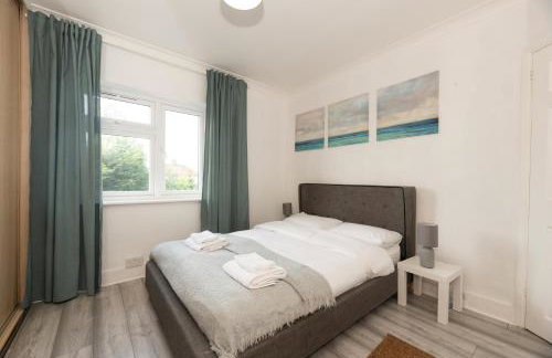 4 Bedroom Family Home In South East London - Photo 54