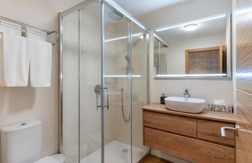 Villa con Piscina, BBQ y habitaciones ensuite by Can Panxo - Foto 51