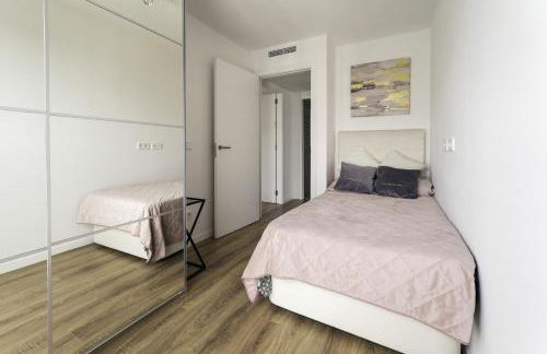 Sunsets and the pool in Barcelona - Foto 21