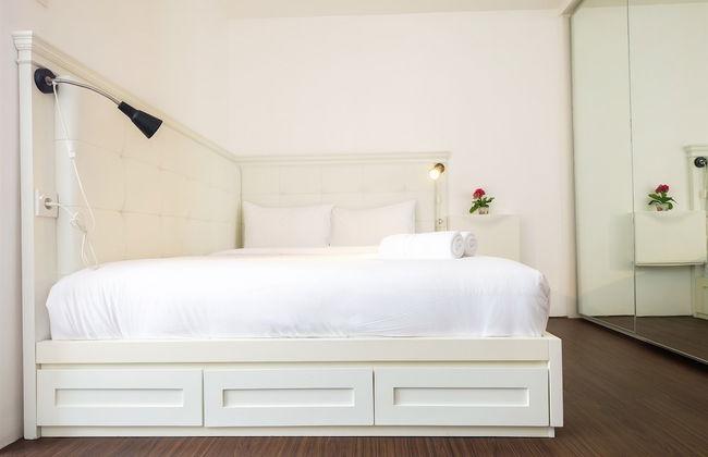 Minimalist Studio at Bassura City Apartment By Travelio - Foto 2