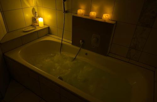 Entspannung pur! Privater Kinosaal & Whirlpool - Foto 22