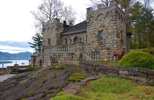 Breathtaking Cottage Rental on Castle Grounds Overlooking Lake George - Foto 30