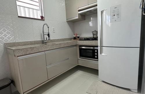 Apto com conforto e ótima localização - Foto 15