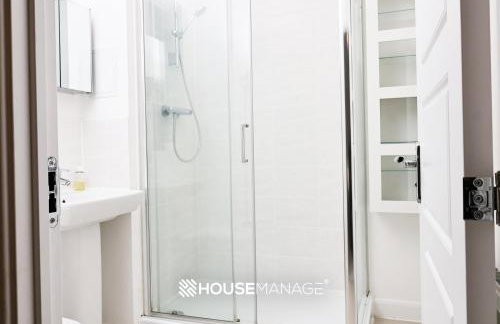 Modern Beautiful 5 bed -Sleeps 13 - Free Parking - Foto 15