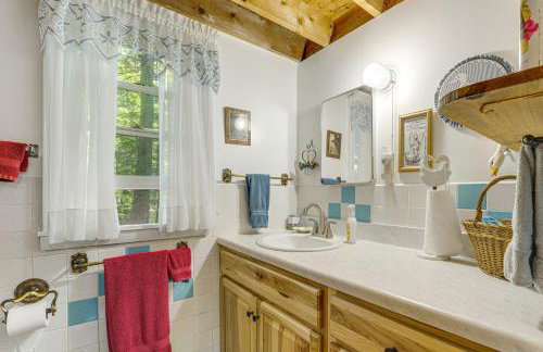 Quiet and Remote Cottage on Panther Pond! - Foto 10