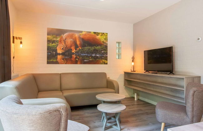 Cozy Woodland Getaway - Photo 6