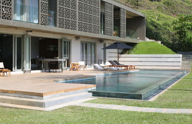 Modern Beach Villa With Roof Garden - Photo 5