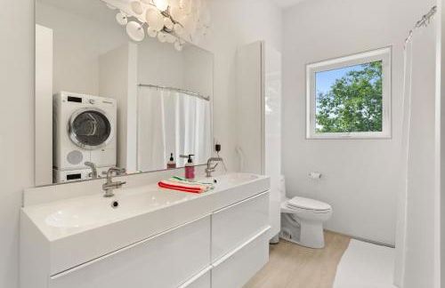 Private Oasis easy access to Park and Town - Foto 21