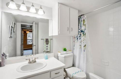 Towne Plaza Apartments #104 in the Galleria Area - Foto 8