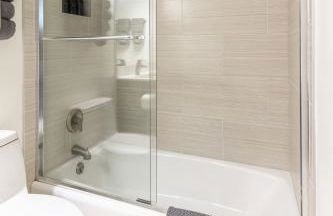 Boutique 1BR Condo - Walk to Memorial Stadium - Historic Hayward Place - Foto 24