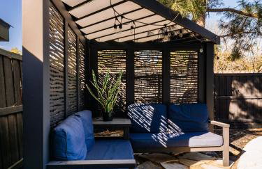 Stunning Carrollton Castle with 4 Bedrooms + Pool + Media Room - Foto 37